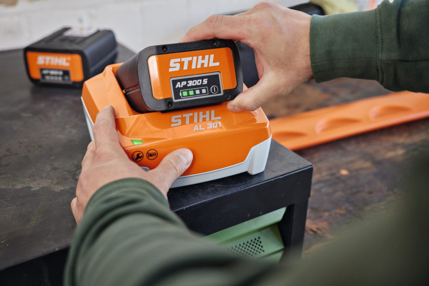STIHL AL 301 Battery Charger