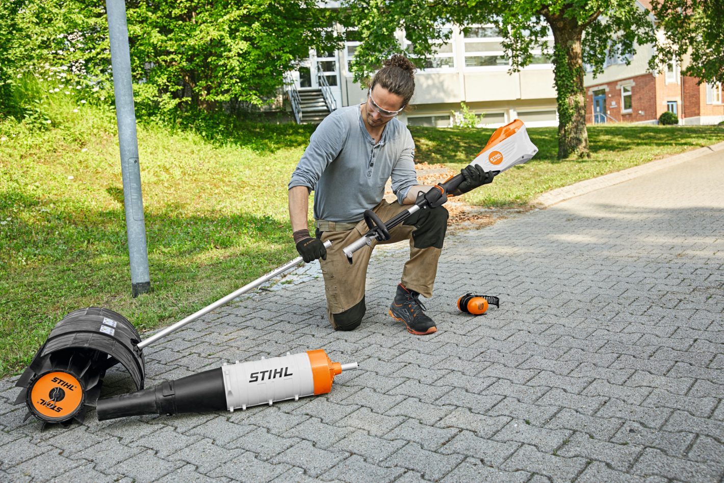 STIHL KMA 135 R Cordless KombiEngine Body Only