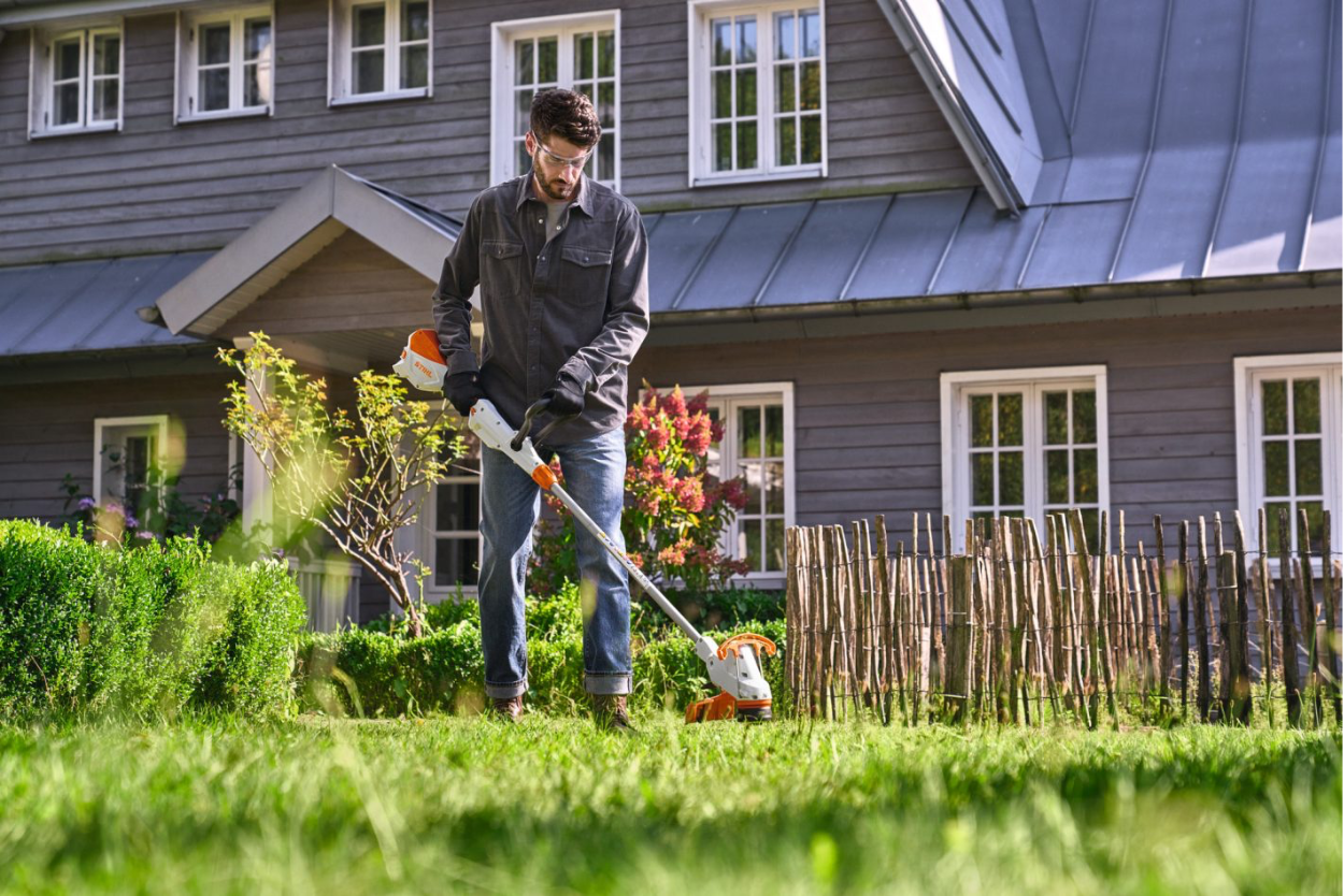 STIHL FSA 50 Cordless Grass Trimmer SET