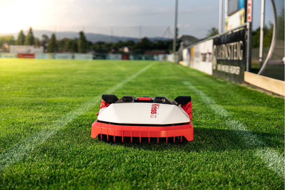 KR136E MEGA Robot Mower 6000m2