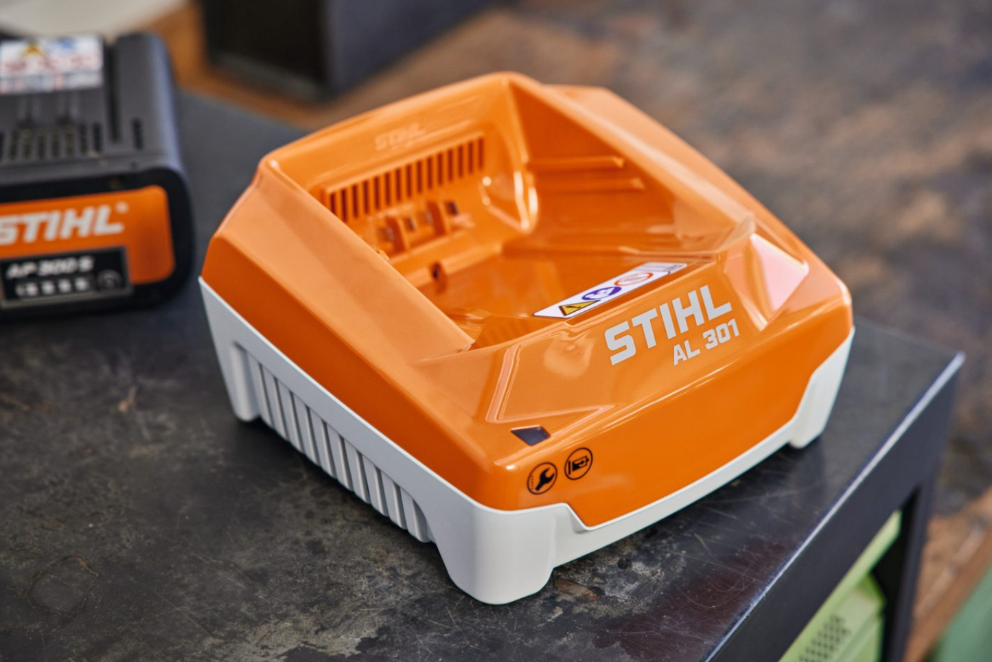 STIHL AL 301 Battery Charger