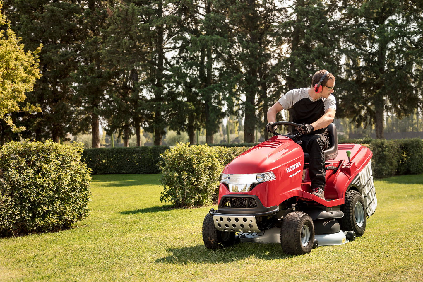 Honda HF 2417 HME 40" Tractor Ride On Lawn Mower