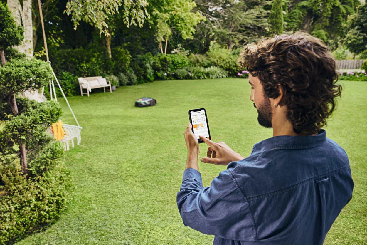 STIHL iMOW 6 EVO Robotic Mower