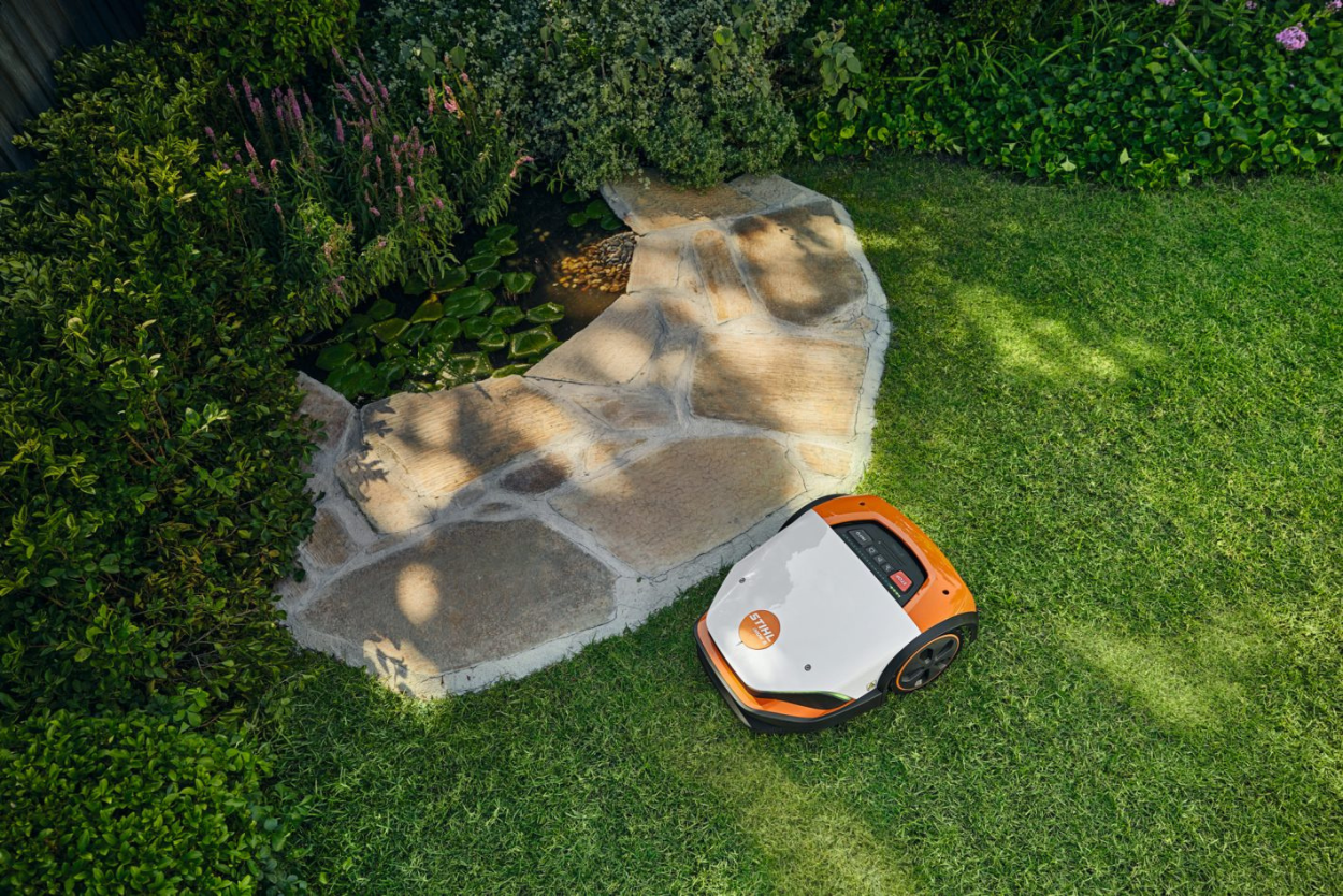 STIHL iMOW 7 Robotic Mower